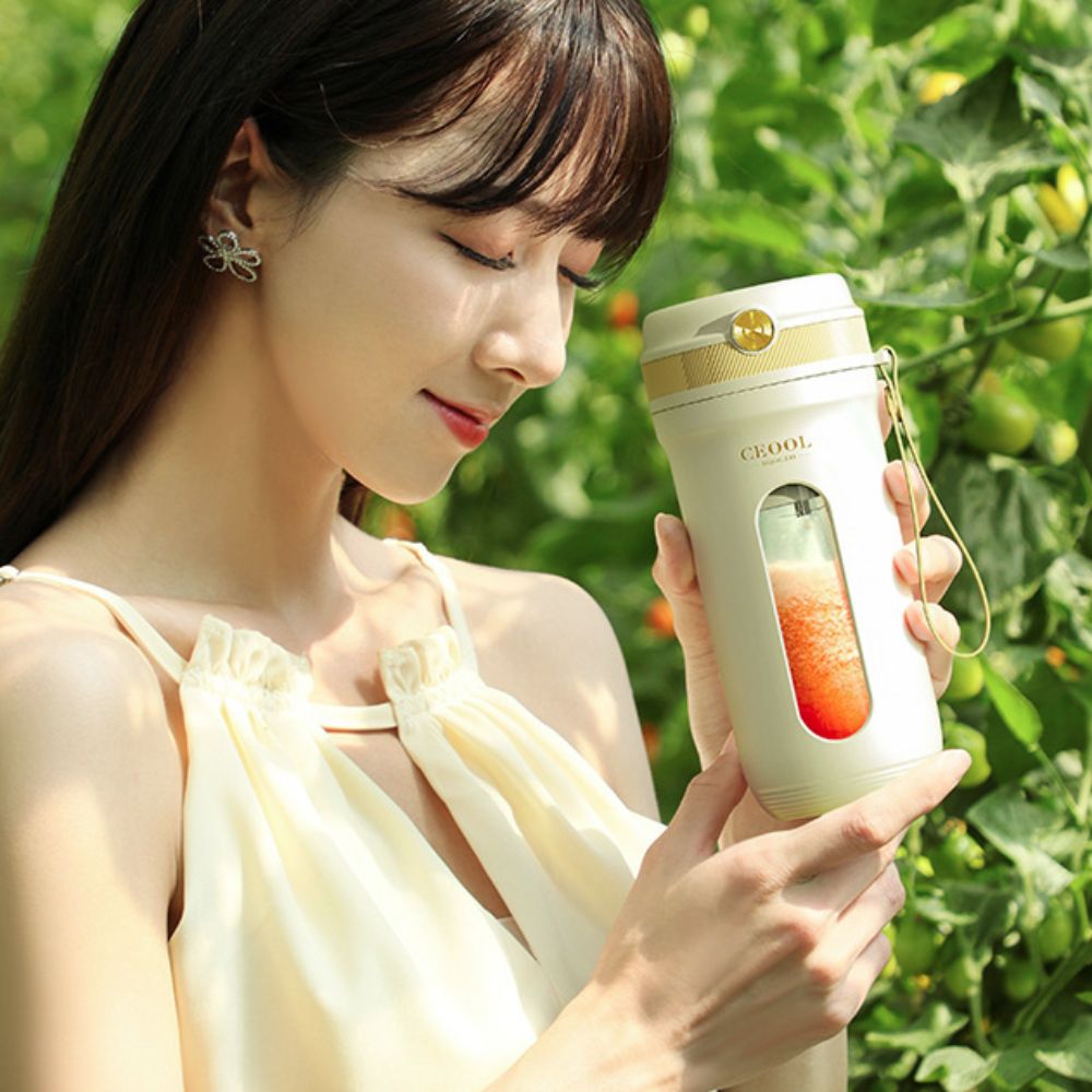 Portable Blender Usb Rechargeable - خلاط فواكه محمول بـ 4/10 شفرات